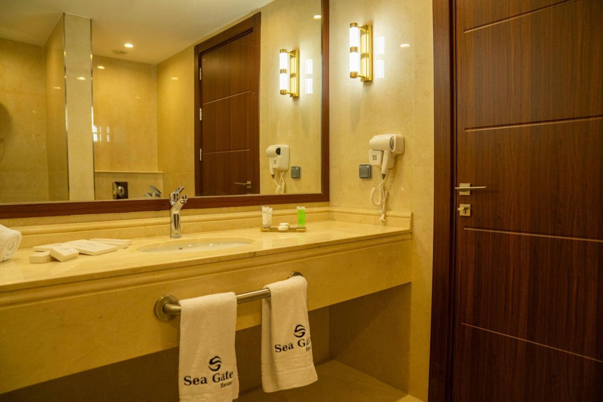 Sea Gate Resort Sweimeh Exterior foto